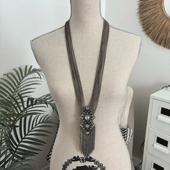 🪴$5/25🪴 Multi Strand Silver Geometric Pendant Fringed Long Statement Necklace - Picture 2 of 8
